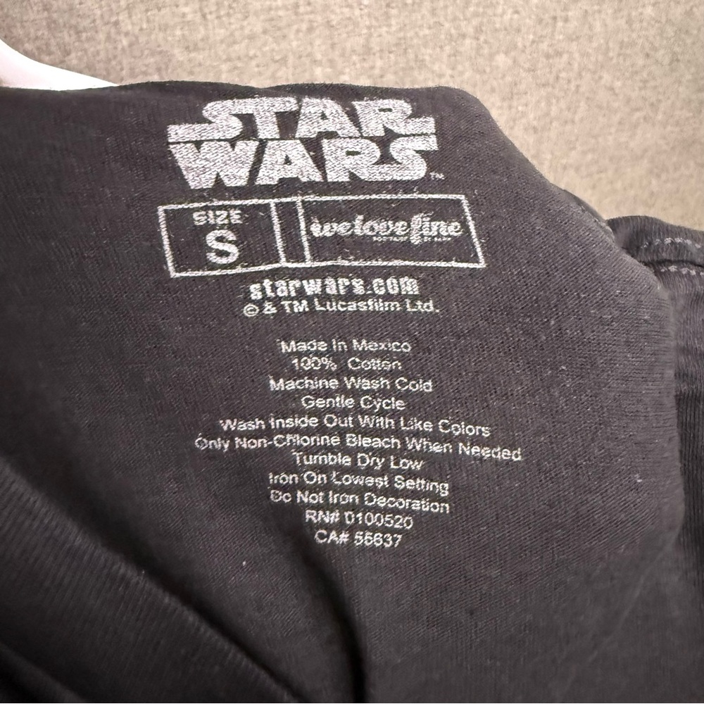 Star Wars Black and Blue Finn Graphic Tee Size Small NWT - Picture 3 of 5